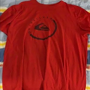 Quicksilver red t medium